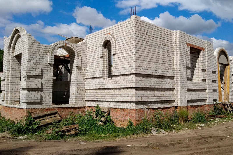 Строящийся храм в честь св. апостола Павла г. Павловск
