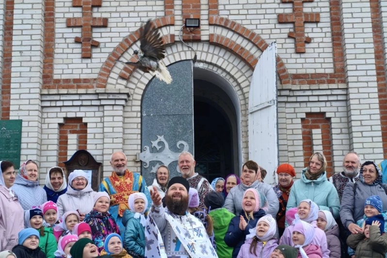 В Казанском храме поселка Каменка торжественно отметили праздник Благовещения
