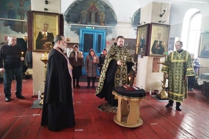 В 4-ю годовщину начала специальной военной операции в храме святых апостолов Петра и Павла села Петропавловка почтили память павших земляков