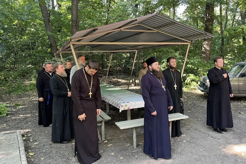 В селе Копенкина прошло выездное совещание духовенства Россошанского церковного округа