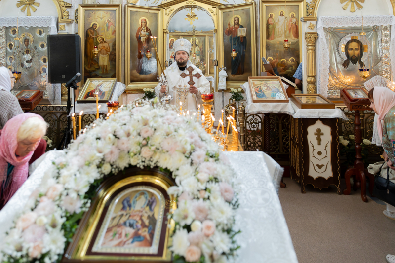 В праздник Преображения Господня епископ Дионисий совершил Божественную литургию в храме Преображения Господня г. Острогожска