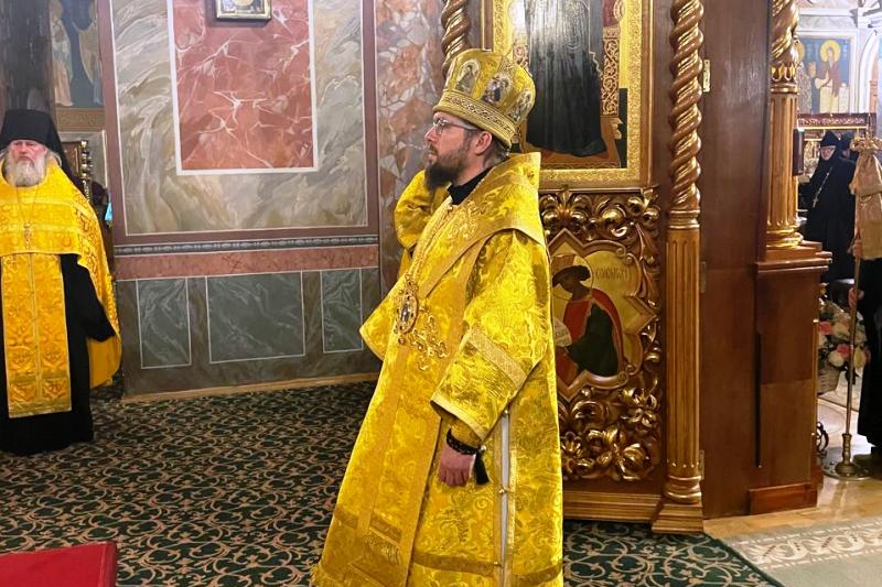 Епископ Россошанский и Острогожский Дионисий совершает паломническую поездку к святыням Серафимо-Дивеевского монастыря