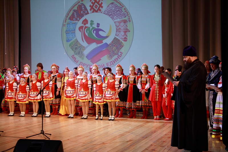 В районном Доме культуры п. Каменка состоялся II межрайонный фестиваль национальных культур «Мы дружбой едины»