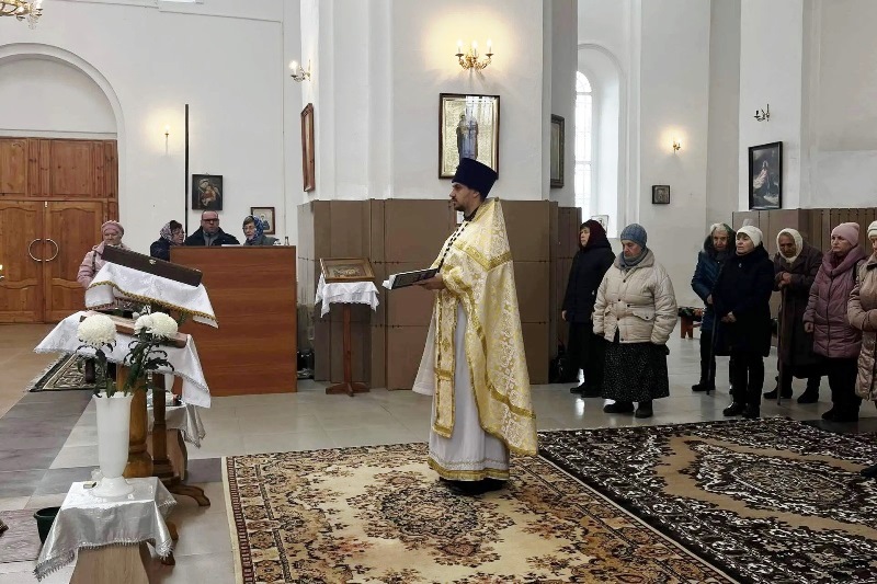 В храме Архистратига Божия Михаила села Скрипниково Калачеевского района молитвенно отметили престольный праздник