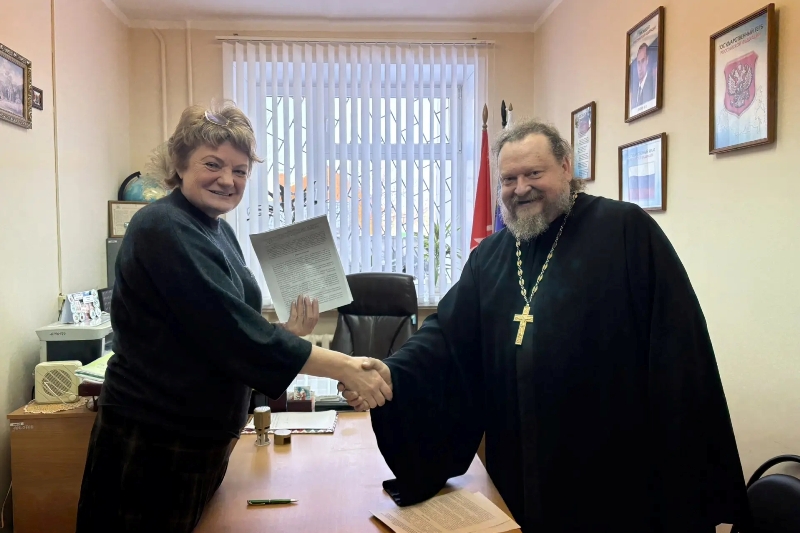 Между Приходом Михайловского храма и МКОУ СОШ №8 города Острогожска подписано соглашение о сотрудничестве в сфере образования