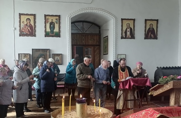 На приходах Верхнемамонского района прошли заупокойные богослужения