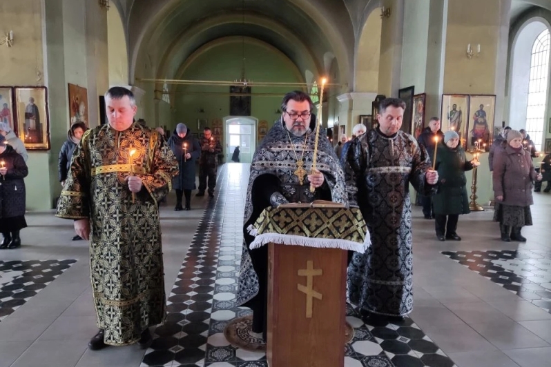 Чтение Великого покаянного канона в рп. Кантемировке