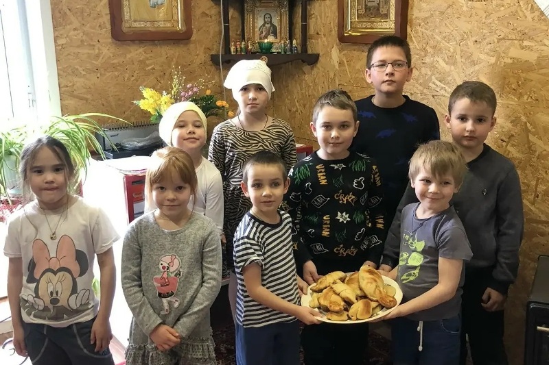 Воспитанники воскресной школы в Воробьевке отметили день памяти сорока мучеников Севастийских мастер-классами и беседой о духовном наследии