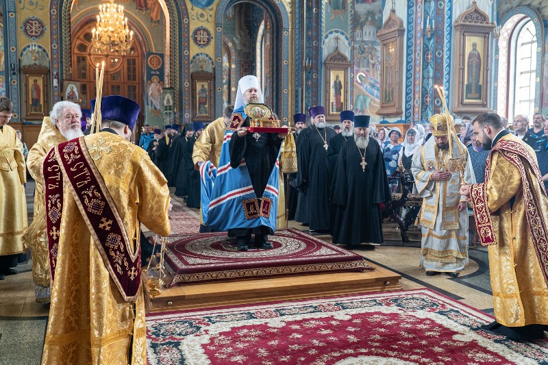 В Воронеж принесен ковчег с мощами святителя Тихона, Патриарха Московского