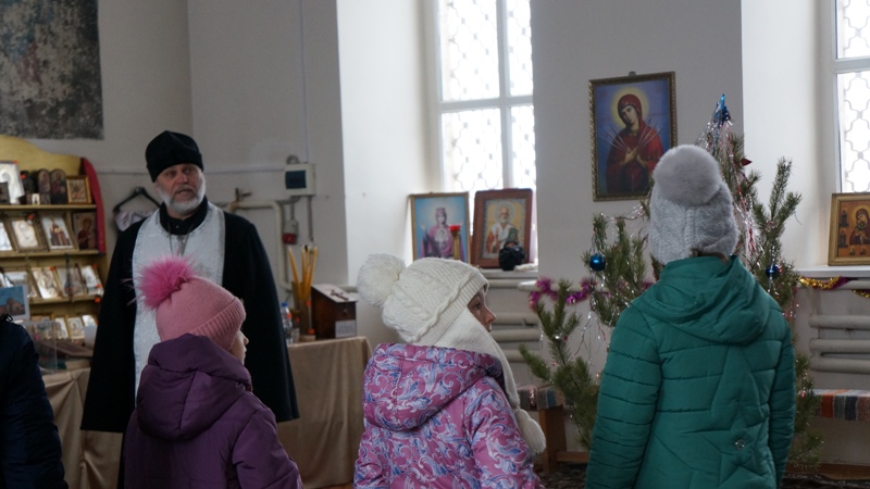 Учащиеся Песковской школы посетили Воскресенский храм