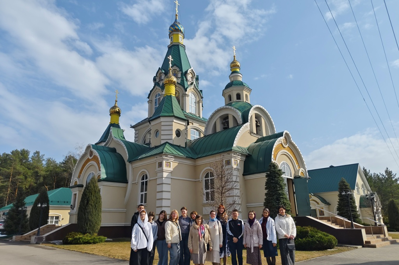 Воспитанники воскресной школы и сотрудники Острогожского благочиния совершили паломническую поездку в Рамонский район