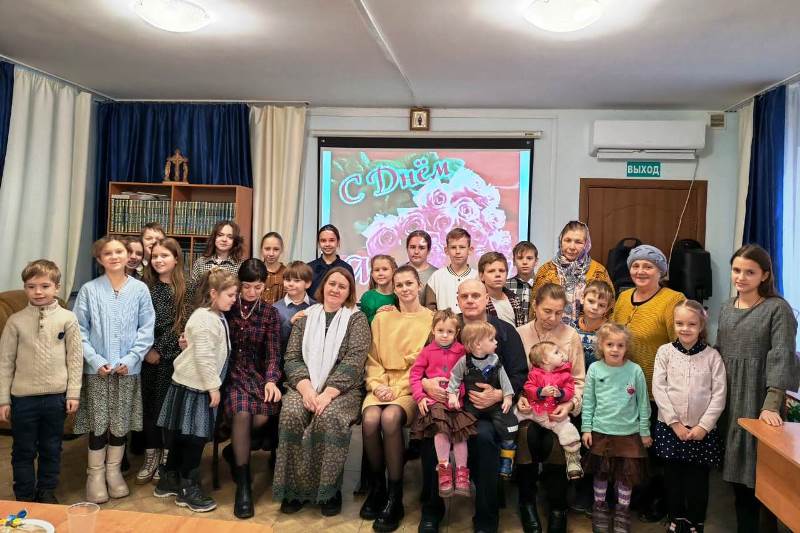 В Воскресной школе Вознесенского храма г. Калач состоялся праздник, посвящённый Дню матери