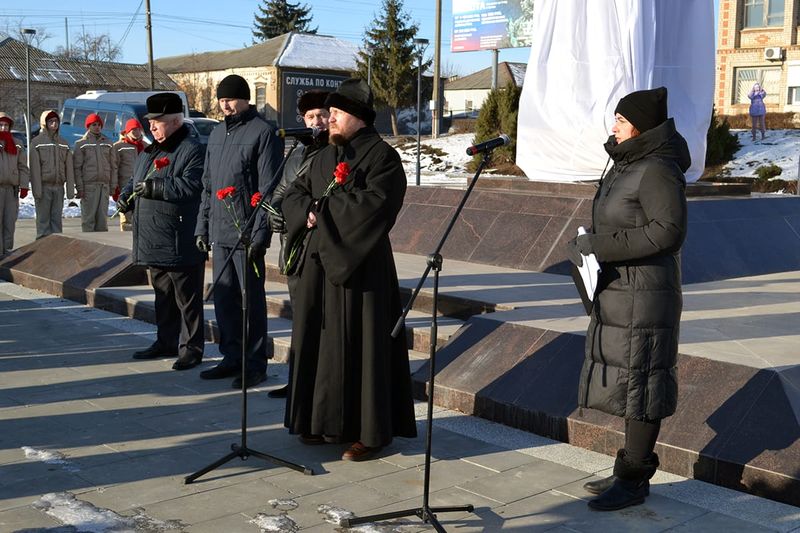 Благочинный принял участие в митинге открытия стелы «Населённый пункт воинской доблести»