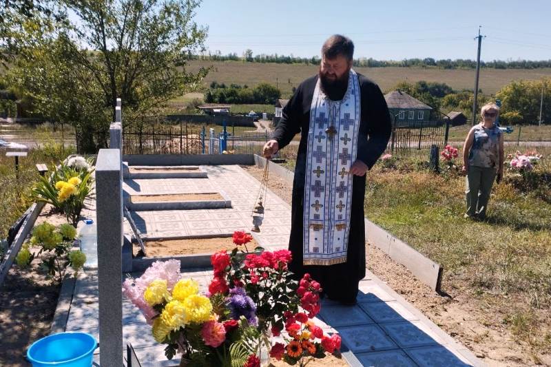Благочинный Каменского церковного округа совершил заупокойную литию по Галине Иосифовне Петриевой