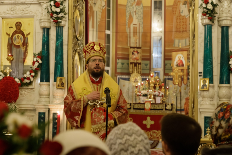 В праздник Светлого Христова Воскресения глава Россошанской епархии возглавил торжественное богослужение в Свято-Ильинском кафедральном соборе г. Россоши