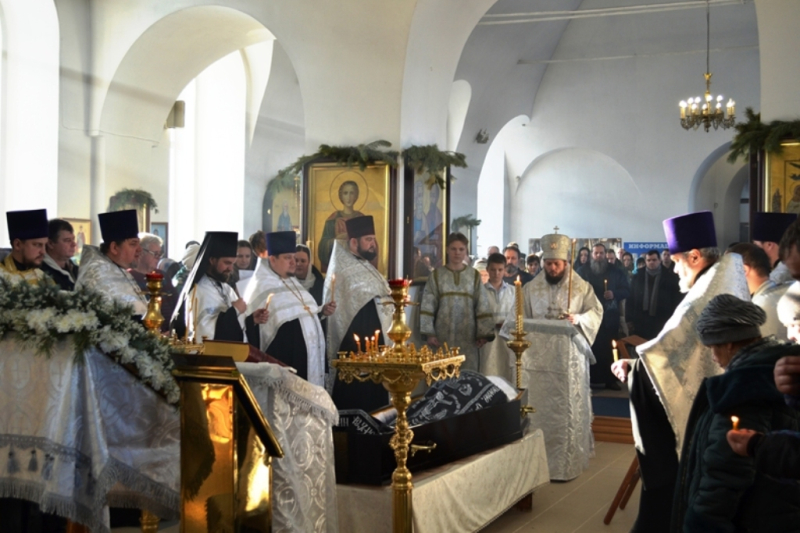 Епископ Россошанский и Острогожский Дионисий совершил отпевание новопреставленного иеромонаха Антония (Зубова)