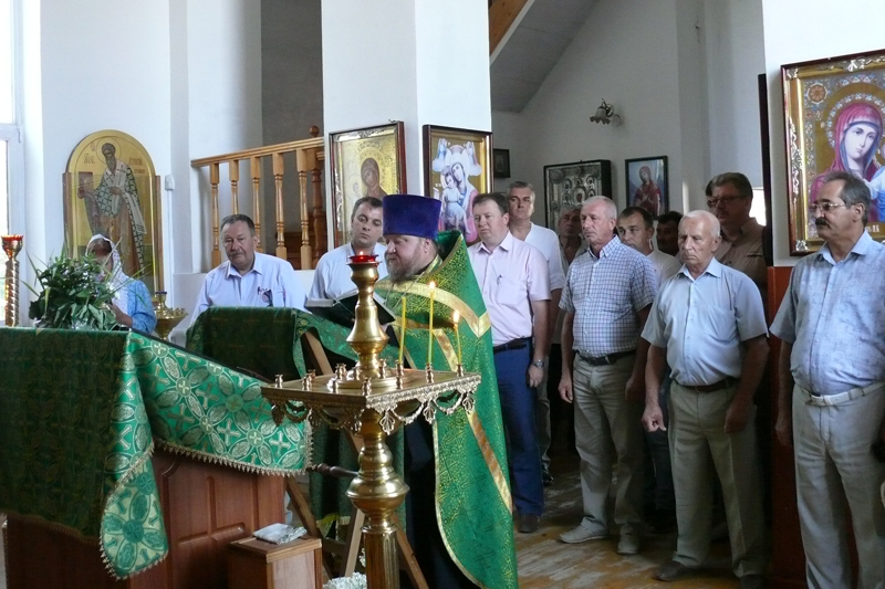 Администрация и аграрии испросили Божьего благословения в подготовке к уборке урожая