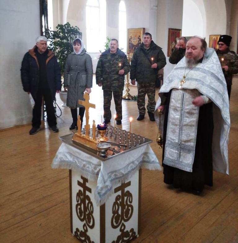 Заупокойное богослужение в Свято-Митрофановском храме  в с. Верхний Мамон