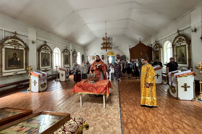 В селе Терновое Острогожского благочиния прошли памятные мероприятия, посвященные Дню Победы
