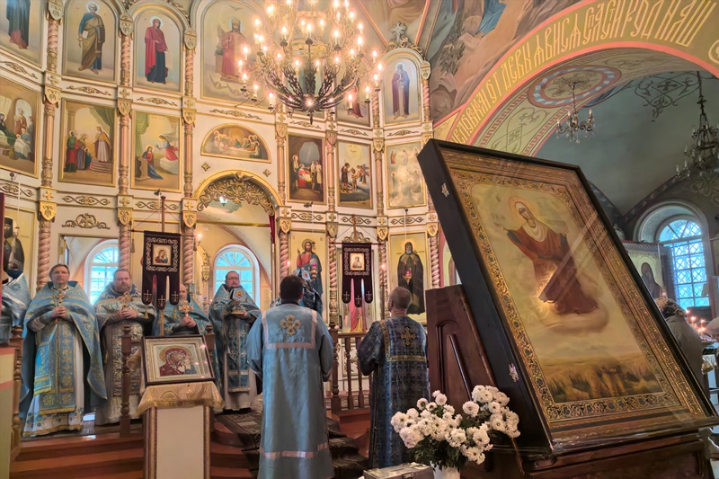 В Михайло-Архангельском храме г. Острогожска совершено соборное богослужение духовенства Острогожского благочиния