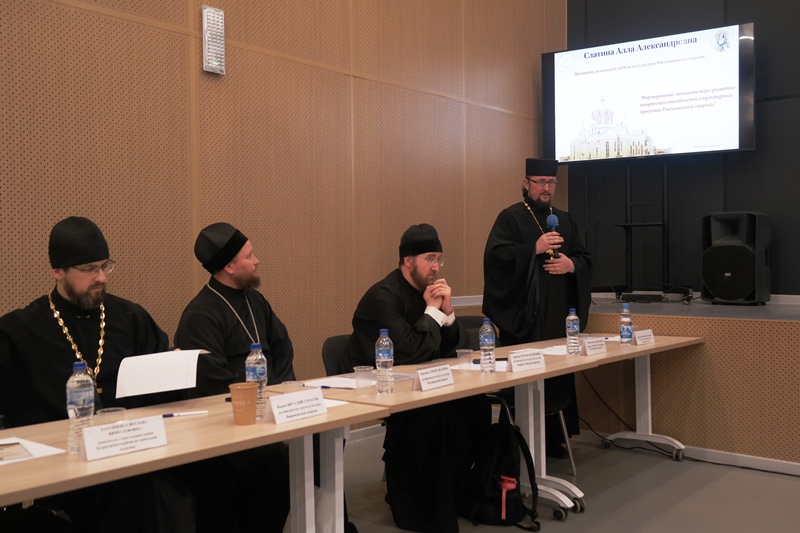 В г. Острогожске в рамках Митрофановских церковно-исторических чтений состоялось заседание секции Отдела культуры Россошанской епархии на тему «Православная и светская культура: общие проекты, цели и задачи»