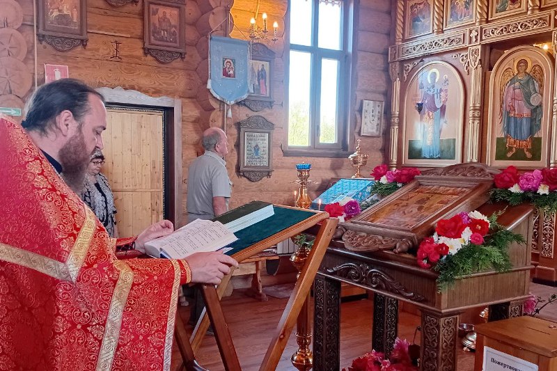 В храме Успения Пресвятой Богородицы села Верхний Мамон помолились о страждущих недугом винопития и наркомании