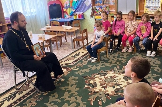 Настоятель Михайло-Архангельского храма с. Воронцовка посетил детский сад