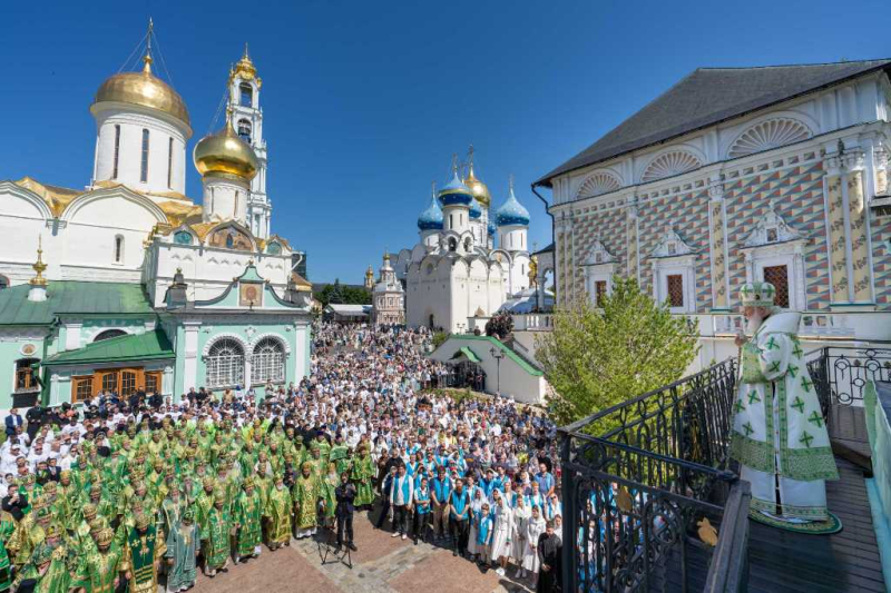В день памяти преподобного Сергия Радонежского епископ Дионисий сослужил Предстоятелю Русской Православной Церкви за Литургией в Троице-Сергиевой лавре