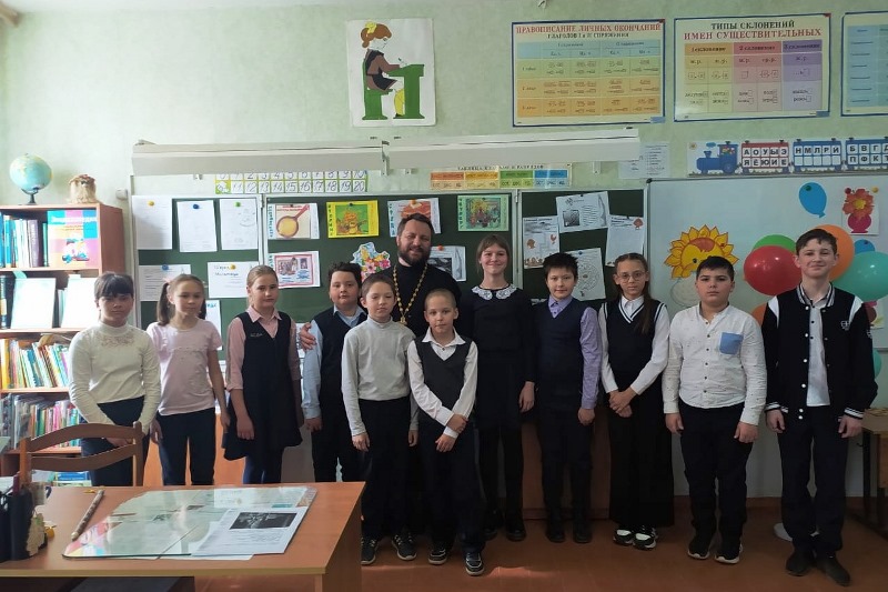В Воробьёвской средней школе состоялось мероприятие к Дню православной книги