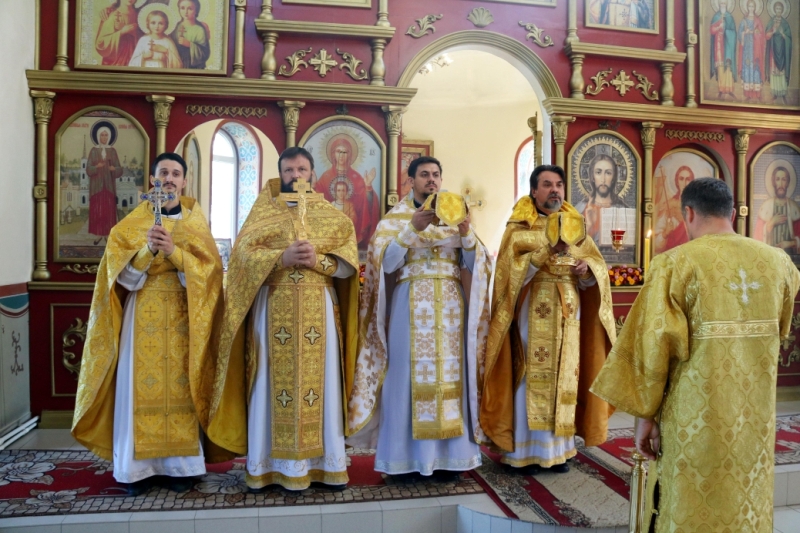 В храме святого благоверного князя Александра Невского села Митрофановка Кантемировского района соборно отметили престольный праздник