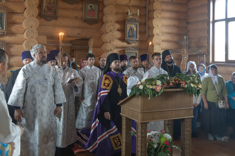 Правящий Архиерей совершил Великое освящение храма Успения Пресвятой Богородицы с. Верхний Мамон Богучарского благочиния