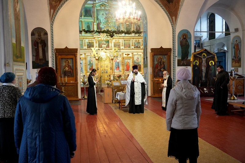 В Калачеевском церковном округе совершены заупокойные богослужения о всех православных христианах, безвинно богоборцами убиенных