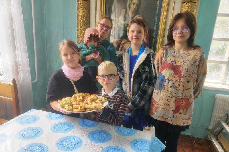 В Воскресной школе Казанского храма Каменки провели тематический урок в честь праздника Воздвижения Креста Господня