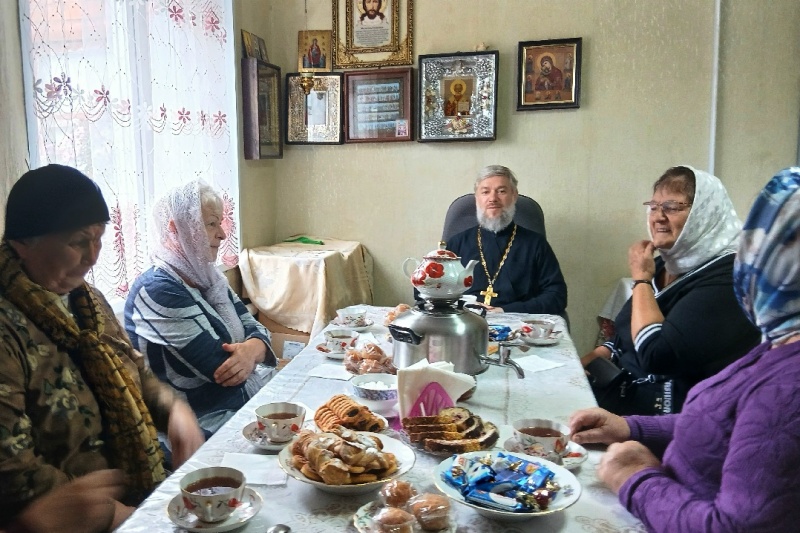 Руководитель епархиального отдела по церковной благотворительности и социальному служению провел встречу с родителями военнослужащих
