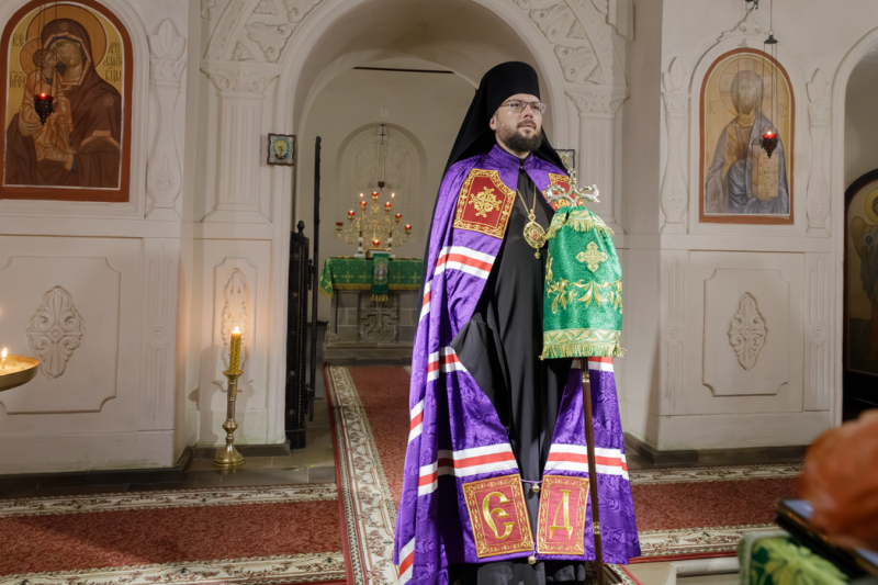 В день памяти преподобного Серафима Саровского Архипастырь совершил Божественную литургию в Костомаровском женском монастыре