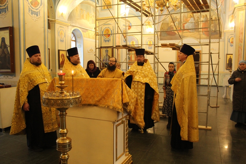 В Тихоновском соборном храме города Острогожска состоялся торжественный молебен о здравии Святейшего Патриарха Кирилла