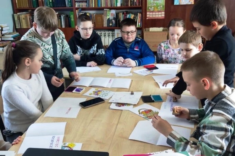 В центре святителя Тихона Задонского города Острогожска прошел мастер‑класс «Настольная типография», посвященный Дню православной книги