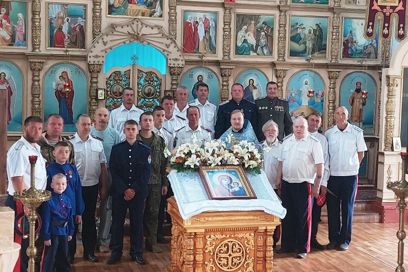 Казаки Северо‑Донского округа приняли присягу в Преображенском храме поселка Заболотовка