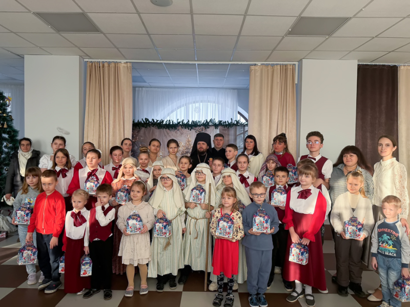 Архипастырь посетил Рождественский концерт, состоявшийся в стенах Духовно-просветительского центра города Россошь