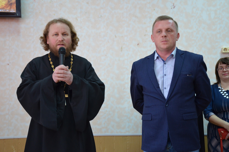 Благотворительная ярмарка состоялась в Верхнемамонском лицее