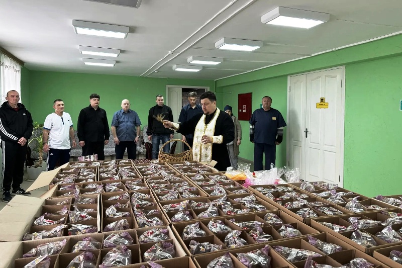 В преддверие Светлого Христова Воскресения благочинный посетил психоневрологический интернат в поселке Пригородный