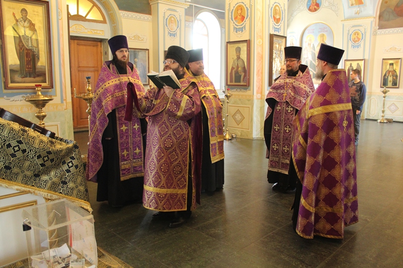 В день 50-летия архиерейской хиротонии Святейшего Патриарха Кирилла в Свято-Тихоновском соборном храме Острогожска состоялся благодарственный молебен