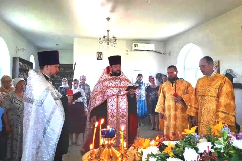 В день Вознесения Господа и Спаса нашего Иисуса Христа в селе Большая Казинка торжественно отметили престольный праздник