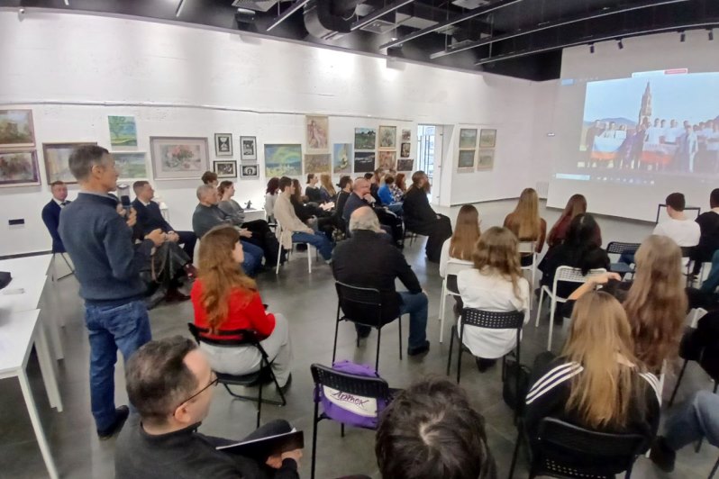 В Доме Архитектора г. Воронежа представитель Монастырского благочиния строительную секцию на базе «Митрофановских церковно-исторических чтений»