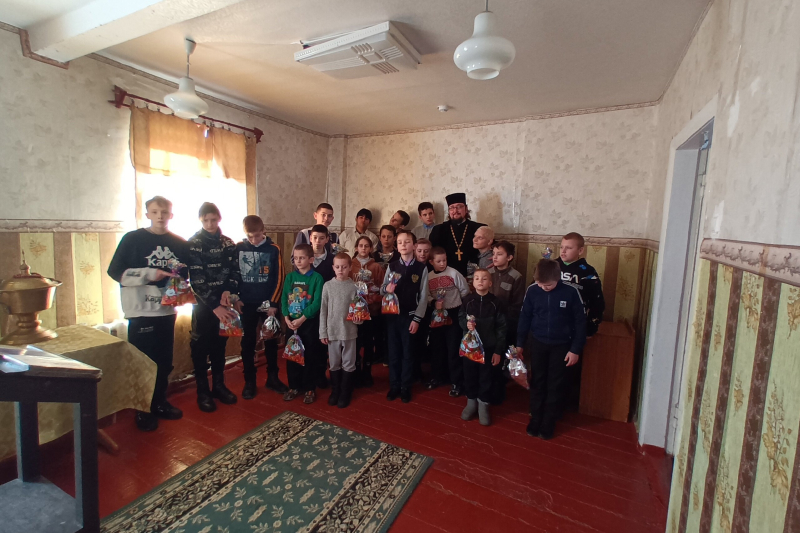  Благочинный Острогожского церковного округа и помощник благочинного по социальной работе посетили Новоосиновскую школу интернат для обучающихся детей с ограниченными возможностями здоровья
