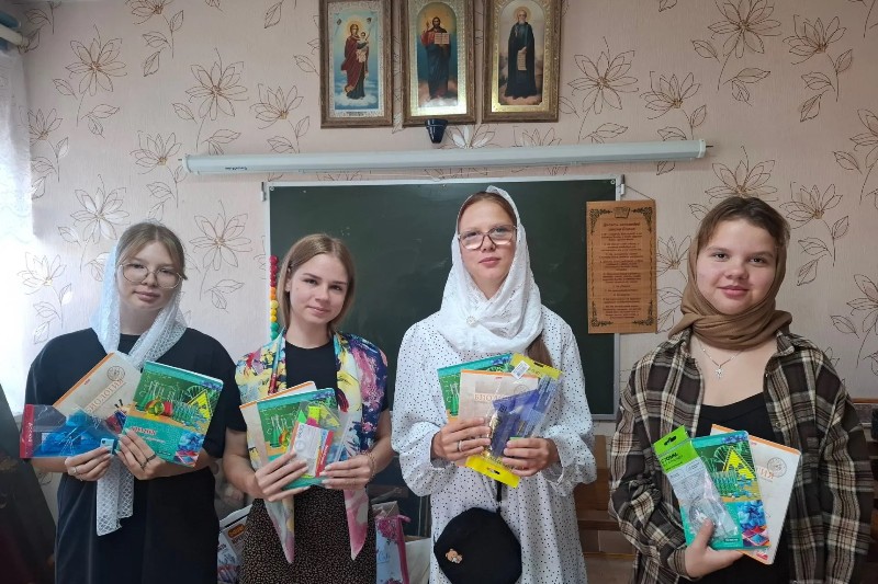 В Казанском храме поселка Каменка состоялась благотворительная акция «Помоги собрать ребенка в школу»