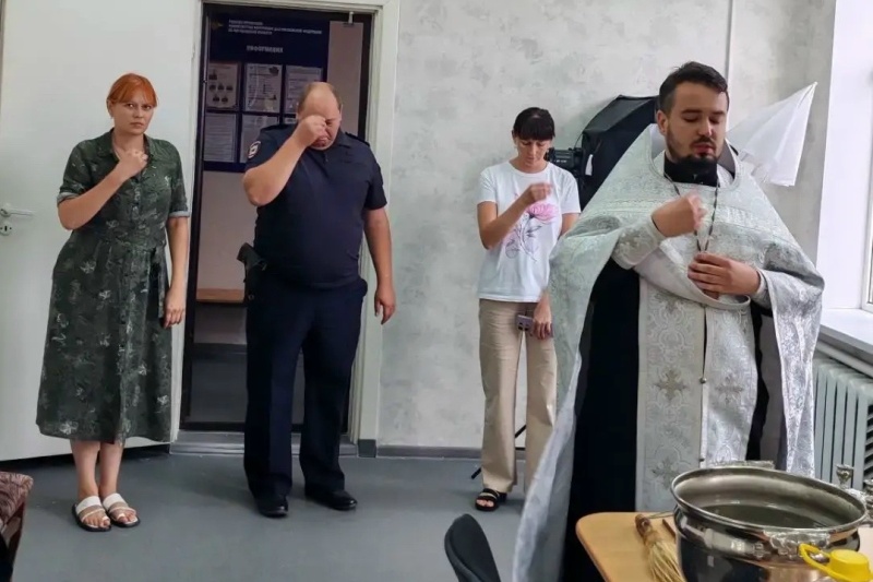 В городе Острогожске совершено освящение здания Отделения по вопросам миграции отдела МВД России по Острогожскому району