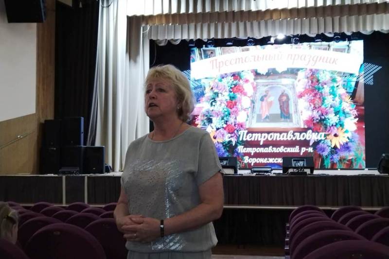 Для воспитанников воскресной школы при храме святых апостолов Петра и Павла села Петропавловка организовали киноурок