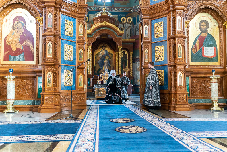 В Прощеное воскресенье митрополит Воронежский и Лискинский Сергий совершил вечерню и Чин прощения в Благовещенском кафедральном соборе