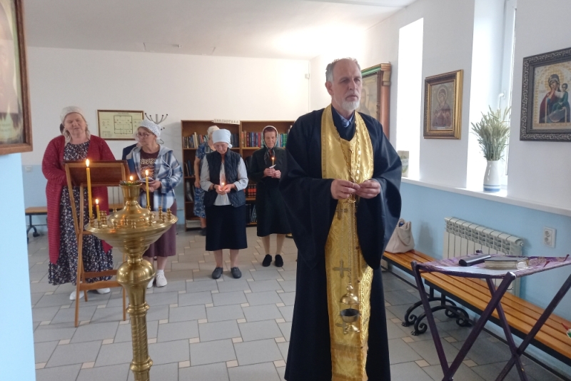 В храме «Спорительница хлебов» села Галиевке почтили память погибших мирных жителей города Воронежа